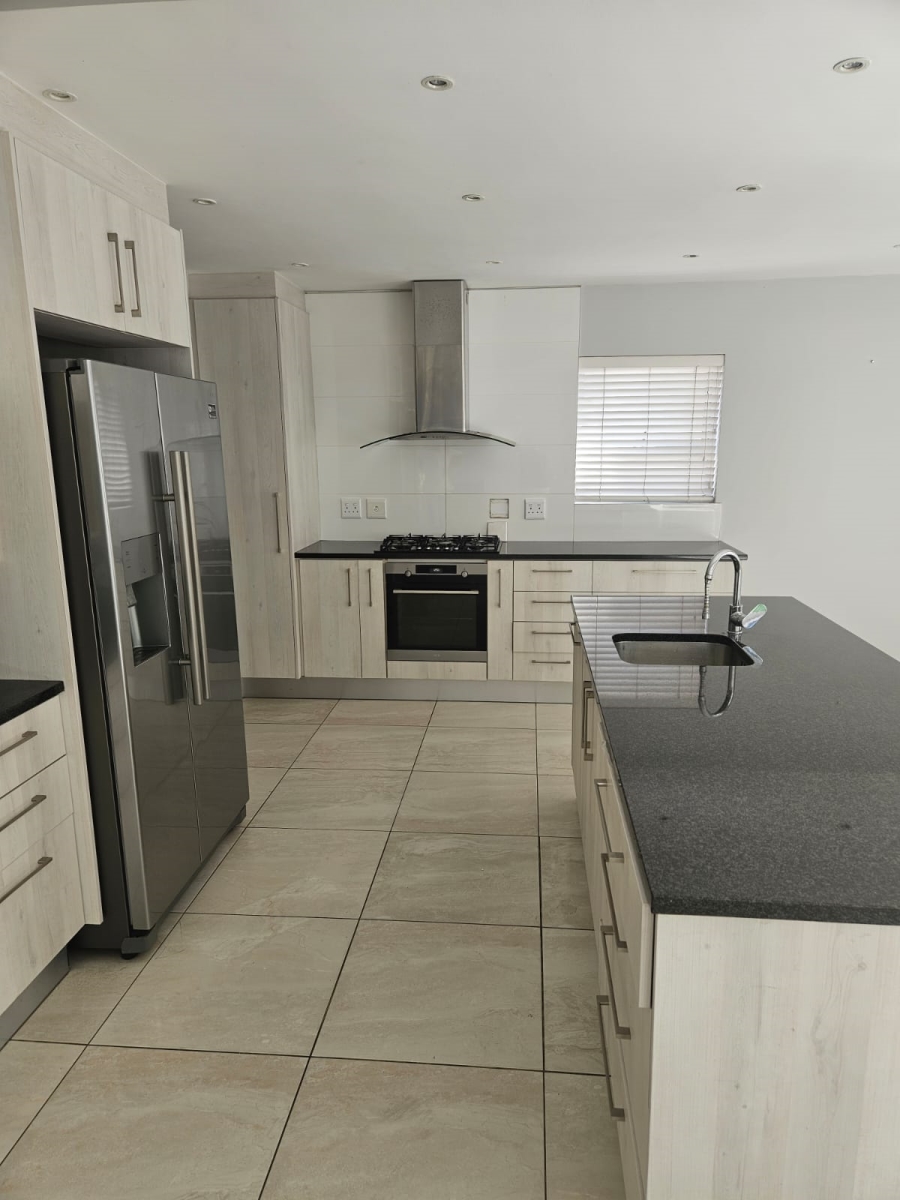 4 Bedroom Property for Sale in Somerset Country Estate Western Cape